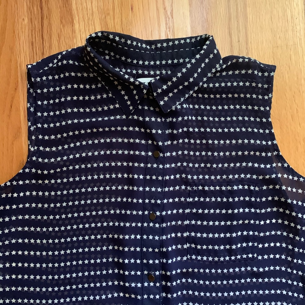 Size M Liz Claiborne Navy Star Print Collared Tank